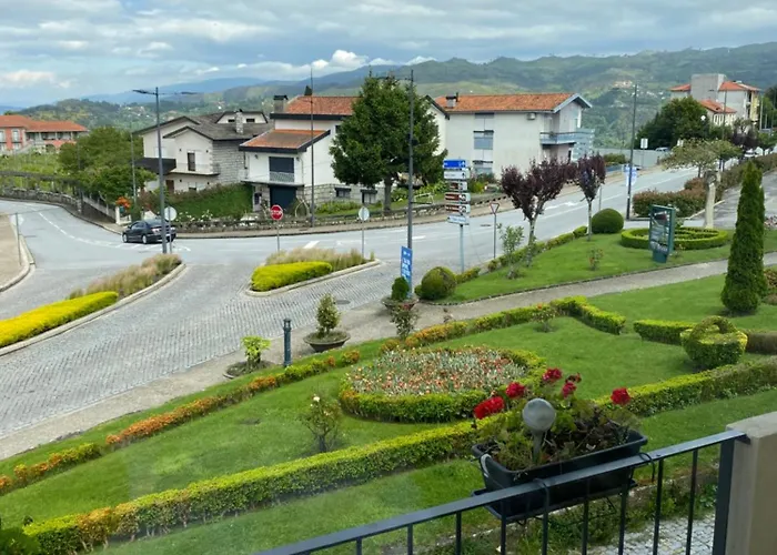 Casa Eiras, Em Cinfaes, No Douro