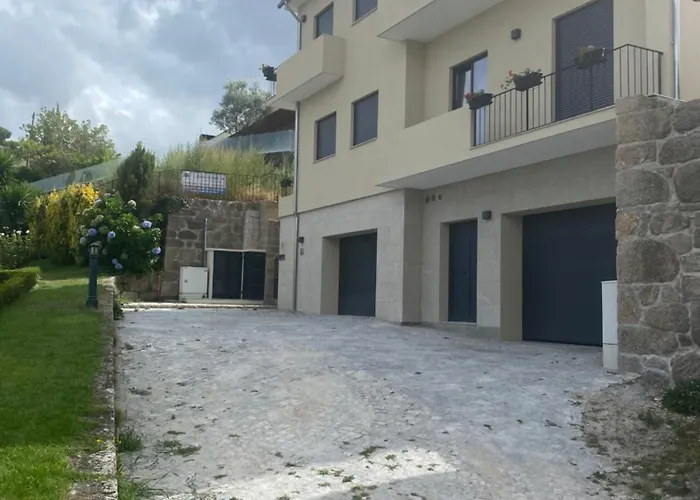 Casa Eiras, Em Cinfaes, No Douro * 친파에스